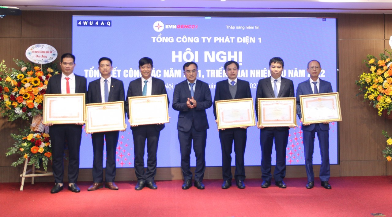 Tiếp tục xứng đáng là đơn vị dẫn đầu khối sản xuất của EVN trong năm 2022