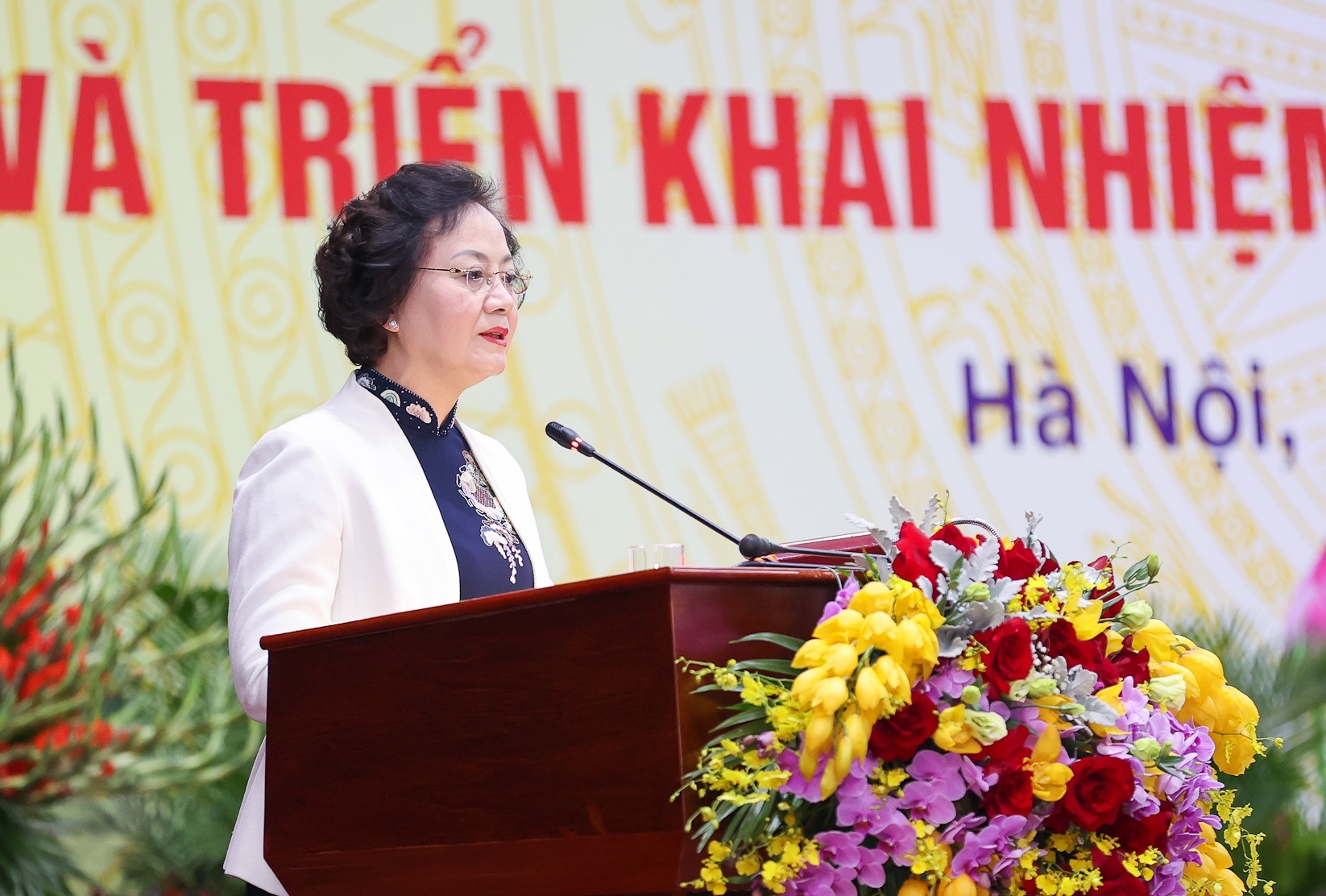 Quản lý nhà nước phải tập trung xây dựng thể chế, chính sách thay vì giải quyết sự vụ