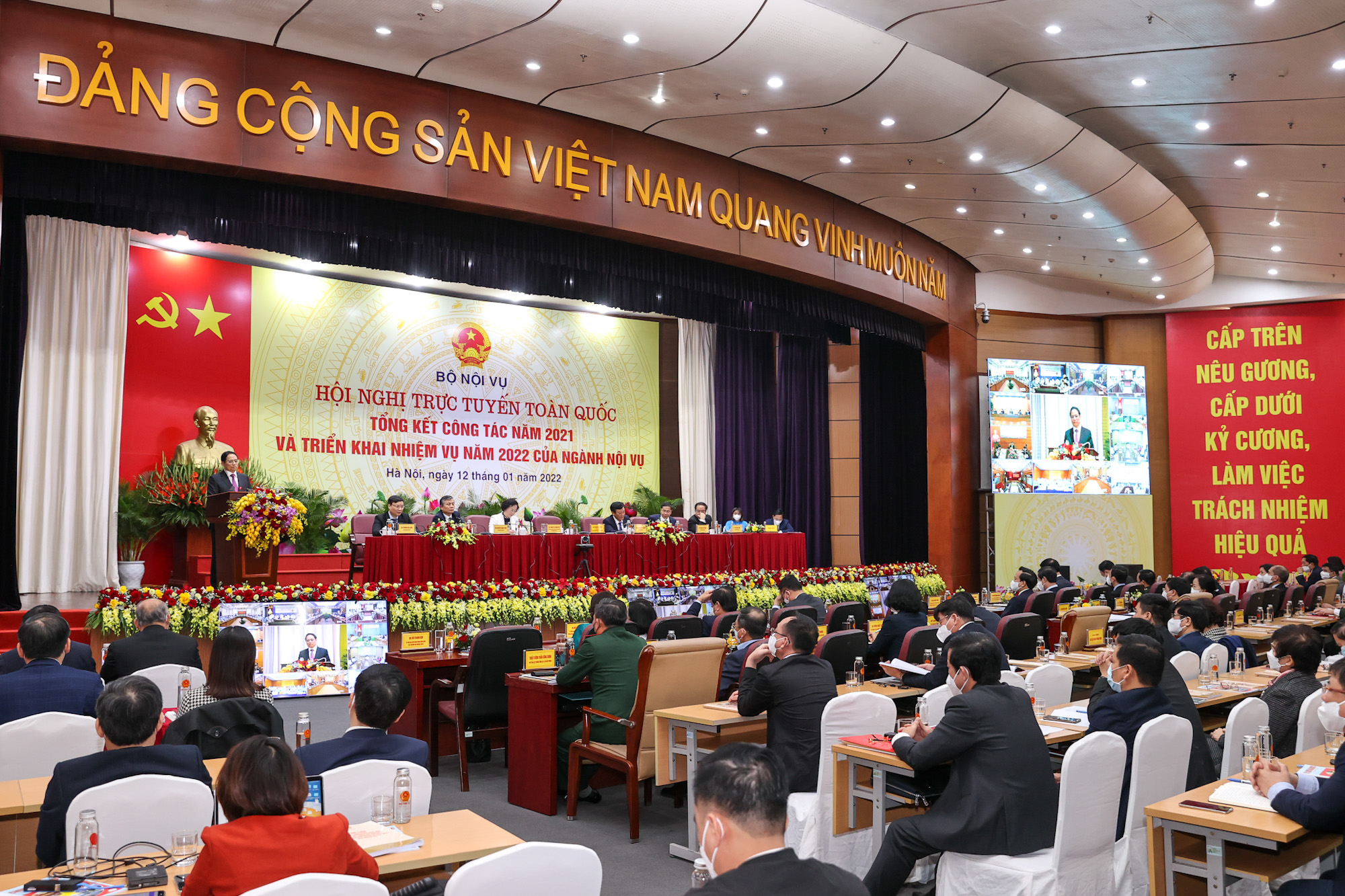 Quản lý nhà nước phải tập trung xây dựng thể chế, chính sách thay vì giải quyết sự vụ