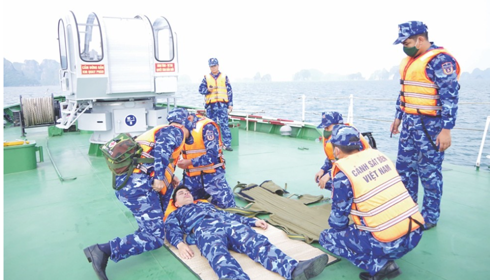 Đón Tết giữa trùng khơi