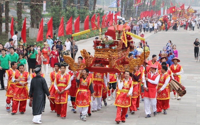 Rước kiệu của các xã vùng ven về Đền Hùng. (Ảnh minh họa)