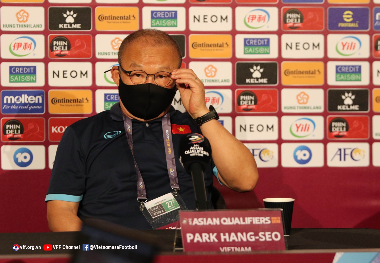 ĐT Việt Nam rơi khỏi top 100 thế giới