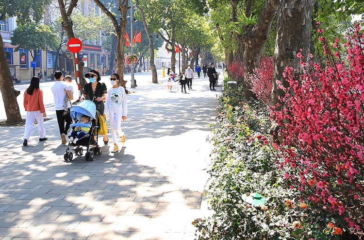 Phố phường Hà Nội rực rỡ trước thời khắc chào đón năm Tân Sửu Phố phường Hà Nội rực rỡ trước thời khắc chào đón năm Tân Sửu