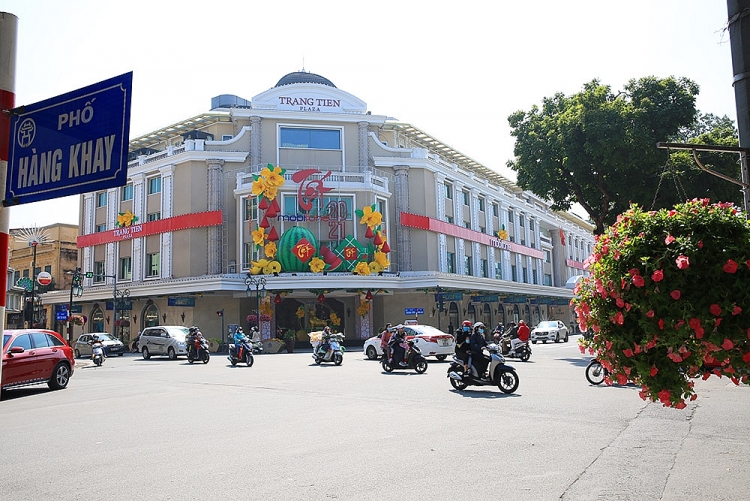 Phố phường Hà Nội rực rỡ trước thời khắc chào đón năm Tân Sửu Phố phường Hà Nội rực rỡ trước thời khắc chào đón năm Tân Sửu