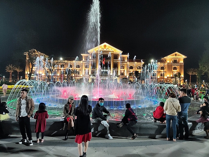 Người dân cả nước háo hức chào đón Giao thừa Người dân cả nước háo hức chào đón Giao thừa