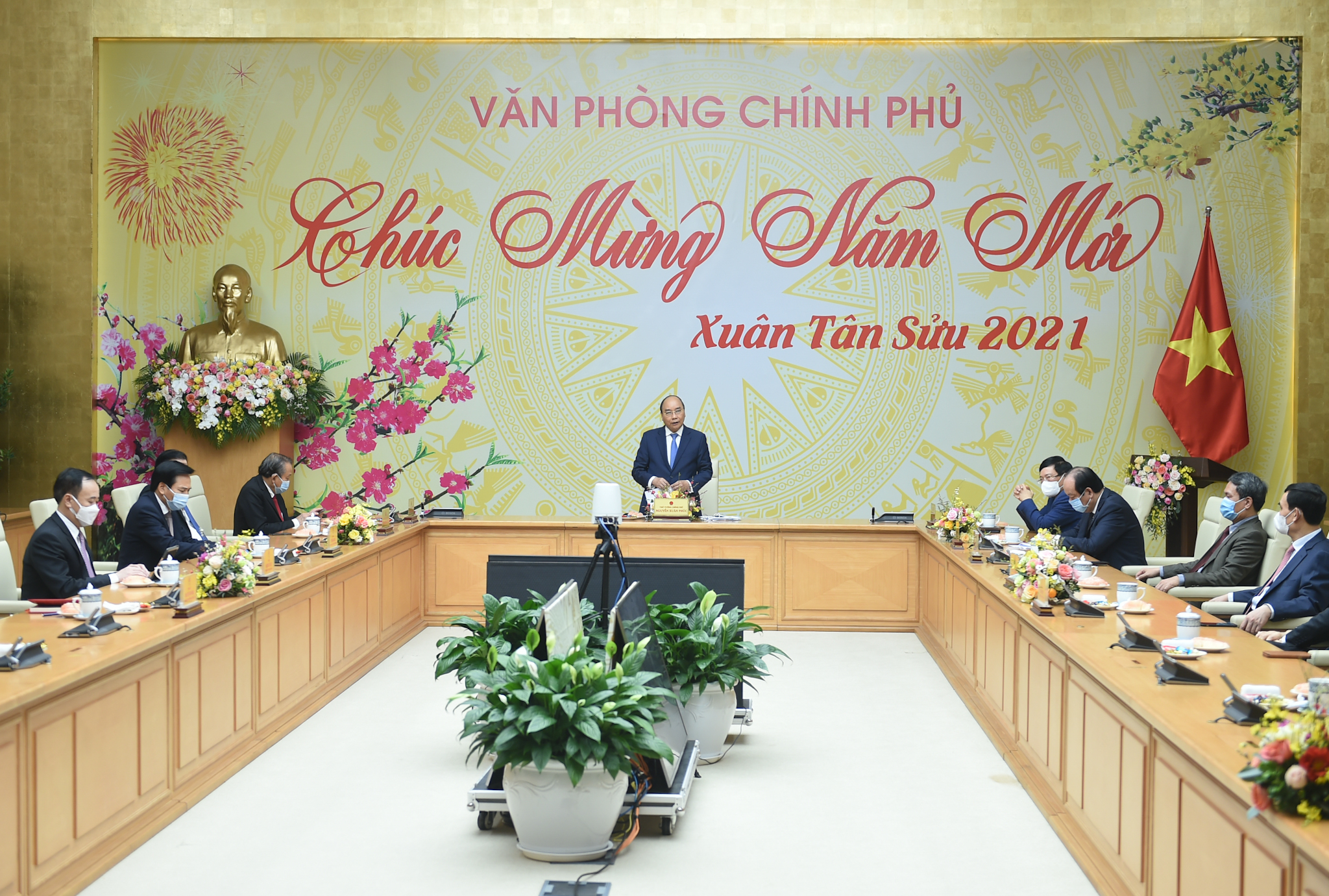 Thủ tướng Nguyễn Xuân Phúc: Tập trung xử lý công việc ngay từ ngày làm việc đầu tiên
