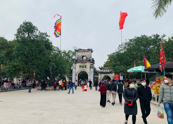 Yên Tử, Đền Trần đón đông đảo du khách đến hành hương dịp đầu năm Yên Tử, Đền Trần đón đông đảo du khách đến hành hương, dâng lễ dịp đầu năm