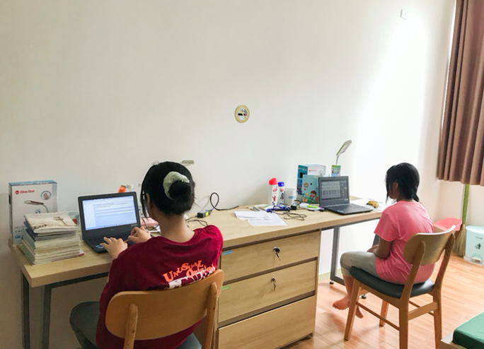 300 học sinh mất cha mẹ vì đại dịch COVID-19 nhập trường nội trú