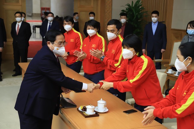 Thủ tướng Phạm Minh Chính tuyên dương đội tuyển bóng đá nữ Việt Nam