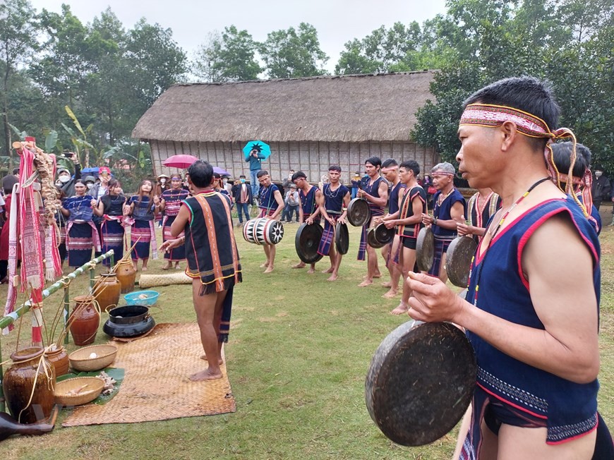 Lễ cưới của người Ba Na: Giữ nến không tắt để tình yêu vĩnh cửu | Văn hóa | Vietnam+ (VietnamPlus)