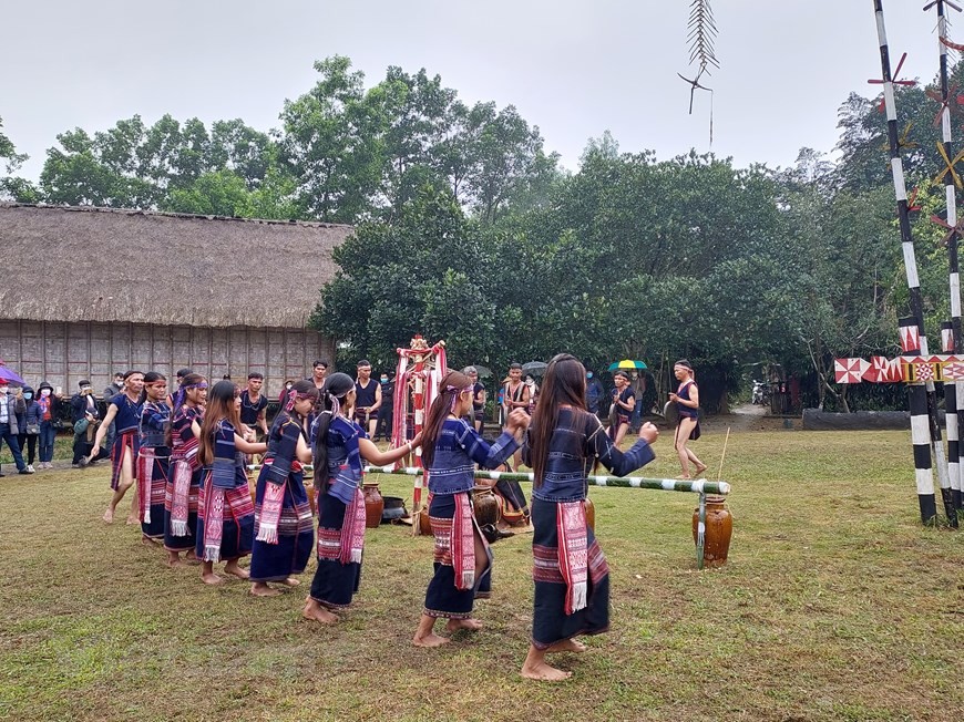 Lễ cưới của người Ba Na: Giữ nến không tắt để tình yêu vĩnh cửu | Văn hóa | Vietnam+ (VietnamPlus)