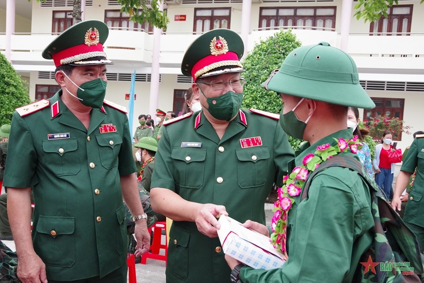 Các tỉnh thành trên cả nước rộn ràng Ngày hội tòng quân