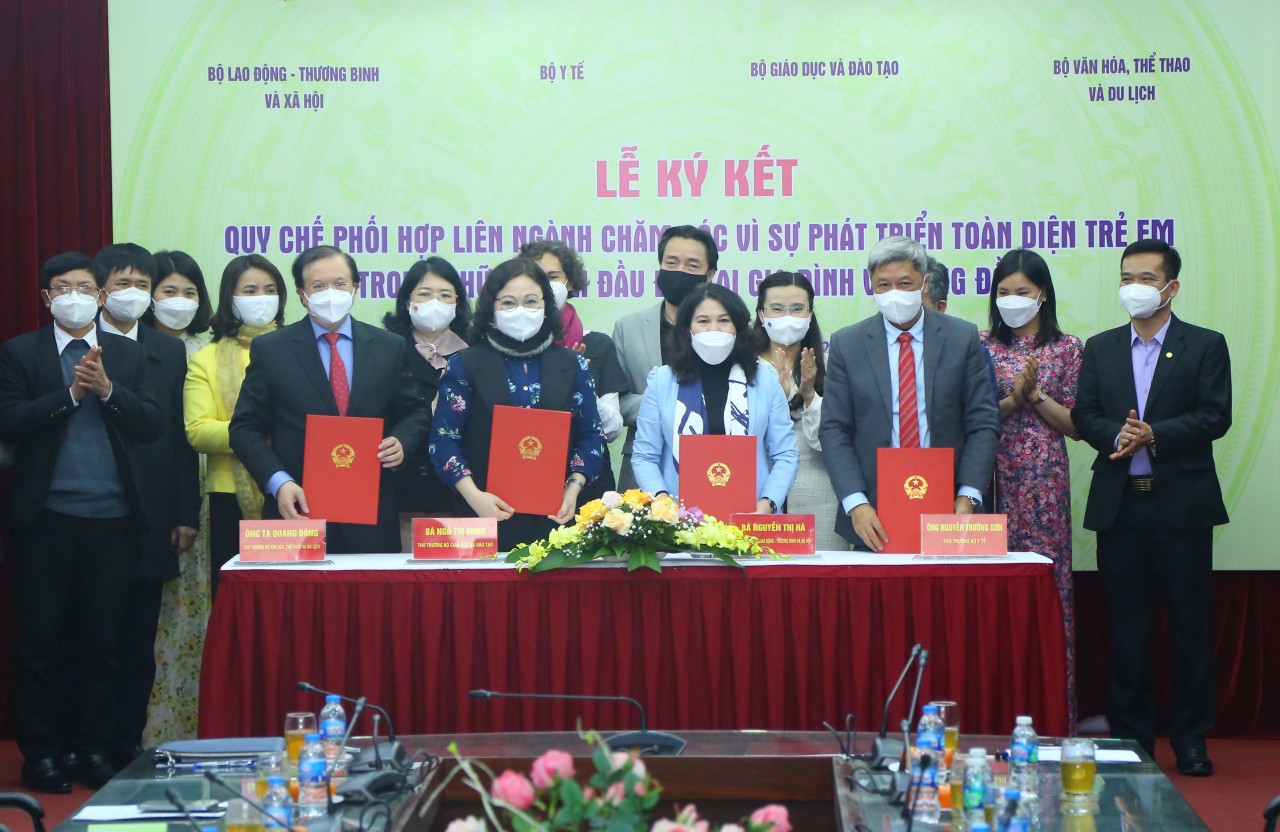 Liên bộ chung tay chăm sóc trẻ em những năm đầu đời