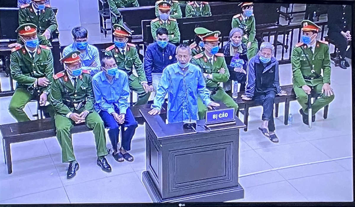 Các bị cáo tại phiên tòa.