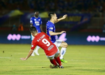 Cập nhật tình hình chấn thương của Đỗ Hùng Dũng: Gãy xương mác, phải nghỉ hết mùa giải