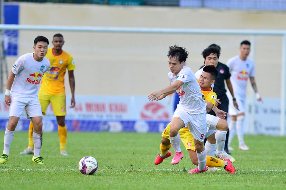 Kết quả, Bảng xếp hạng V-League 2021 (28/4): Thắng Thanh Hóa, HAGL bỏ xa Viettel