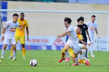 Lượt về V-League 2021 sẽ đá tập trung tại miền Bắc và không có khán giả?