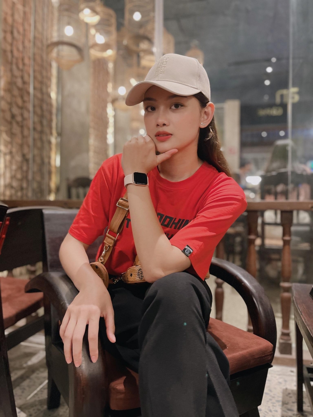 Chân dung nữ VĐV bóng chuyền Thu Hoài, lùm xùm từ án kỷ luật bất thường