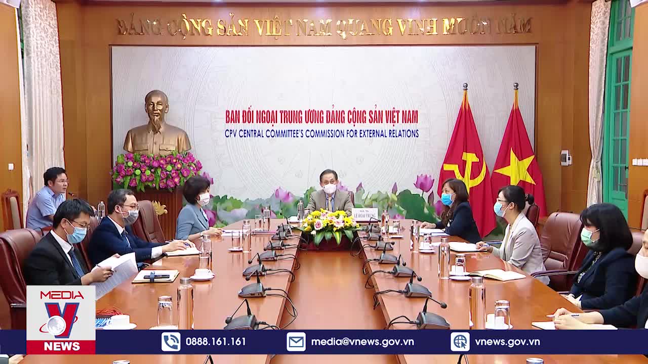 Thông báo kết quả Đại hội XIII tới bạn bè quốc tế