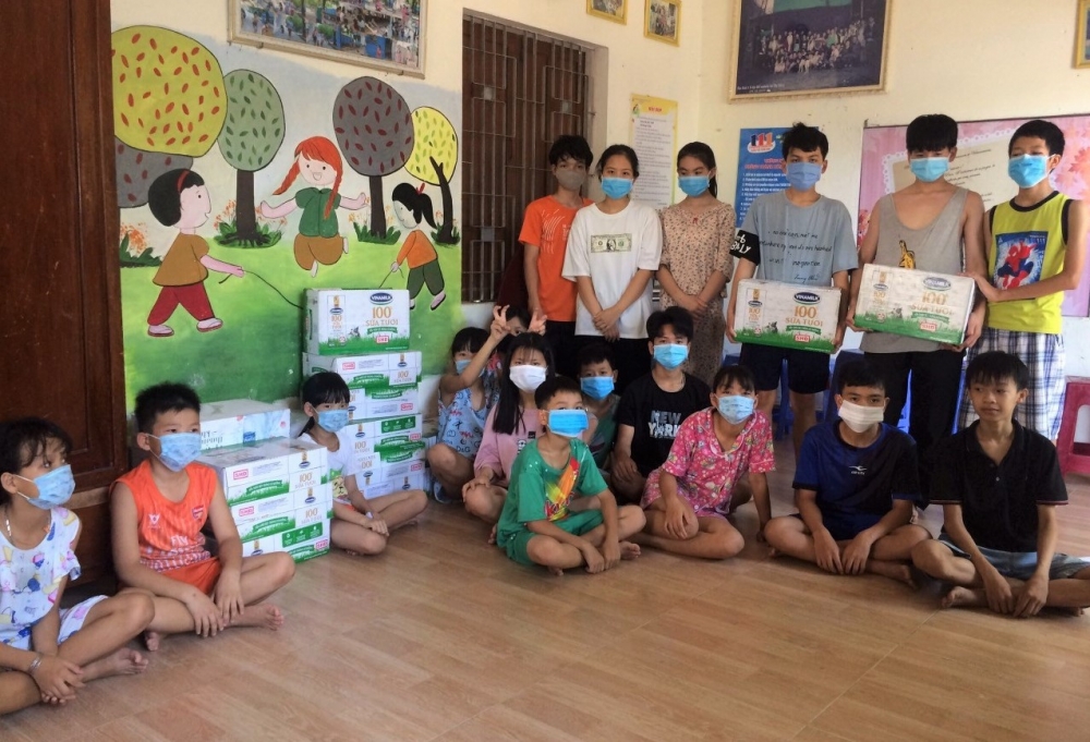 Quỹ sữa vươn cao Việt Nam kịp thời đến với trẻ em Điện Biên trong mùa dịch