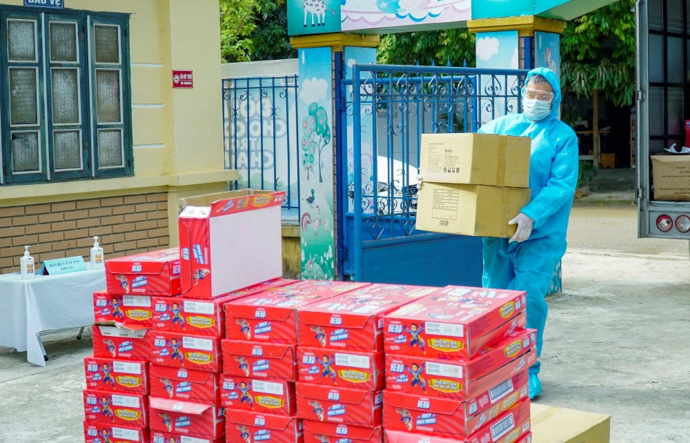 Quỹ sữa vươn cao Việt Nam kịp thời đến với trẻ em Điện Biên trong mùa dịch