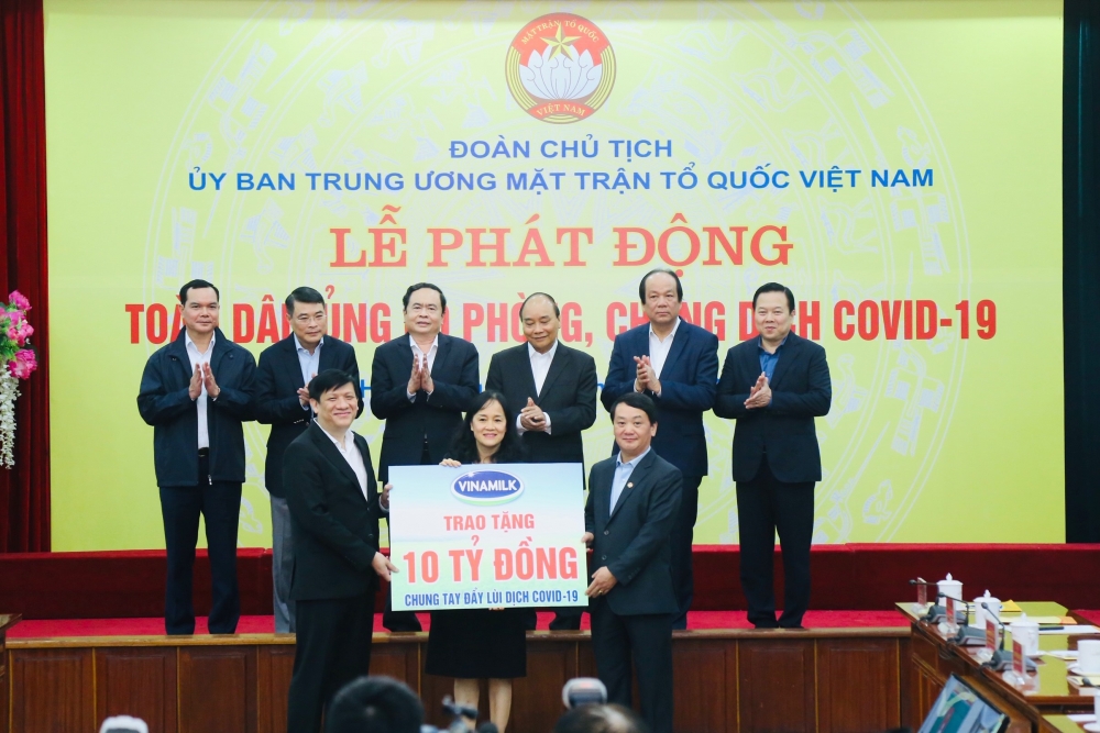 Vinamilk tiếp tục đồng hành với Chính phủ, ủng hộ 10 tỷ đồng vào quỹ vaccine phòng COVID-19