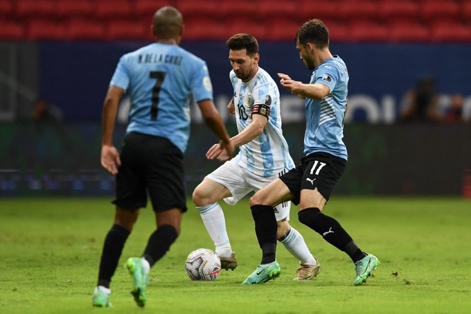 Kết quả, bảng xếp hạng Copa America 2021 ngày 19/6: Argentina thắng nhọc Uruguay, Messi thở phào