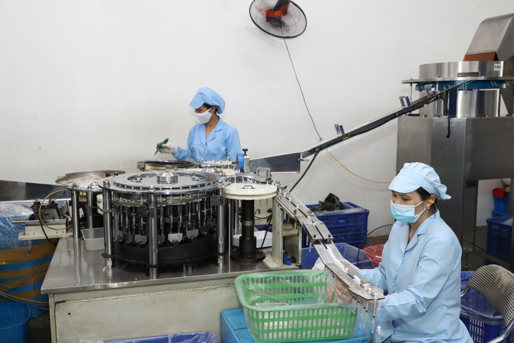 T&T Group “tiếp sức” 500.000 bộ bơm tiêm vắc-xin COVID-19 cho TP.HCM