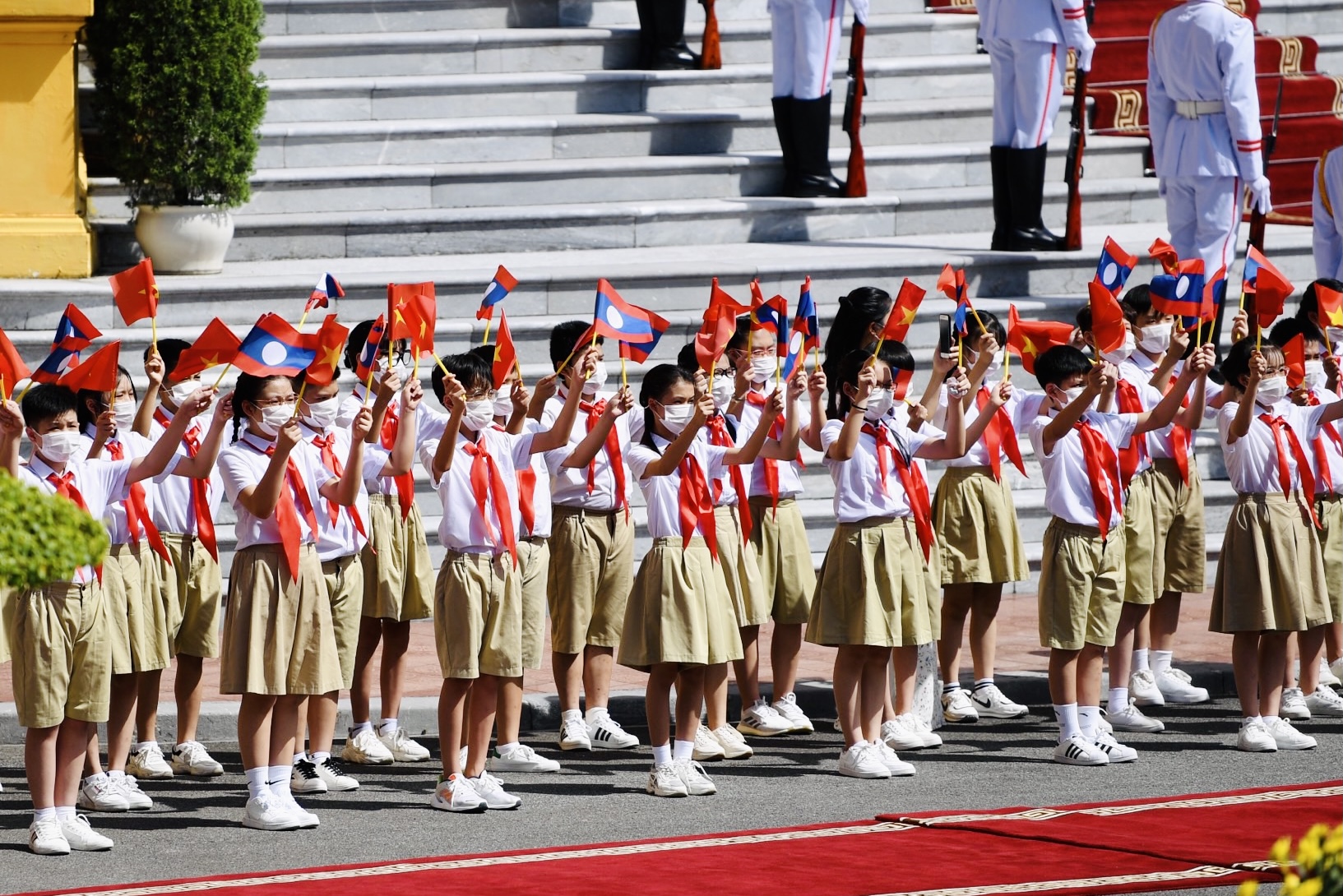 Chủ tịch nước Nguyễn Xuân Phúc chủ trì Lễ đón Tổng Bí thư, Chủ tịch nước Lào