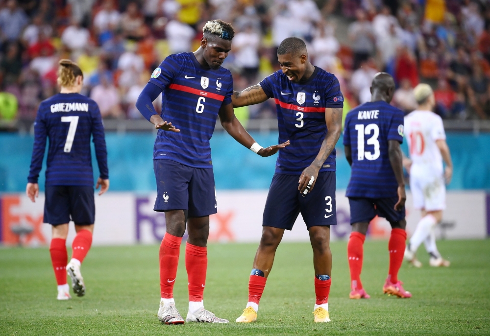 EURO 2021: ĐKVĐ thế giới và Á quân thế giới cùng bị loại trong một ngày