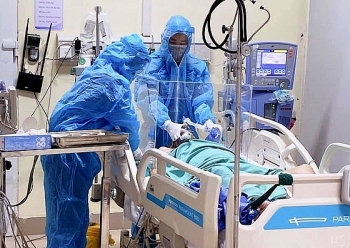 Thêm 4 trường hợp tử vong do COVID-19, 1 ca không có bệnh lý nền