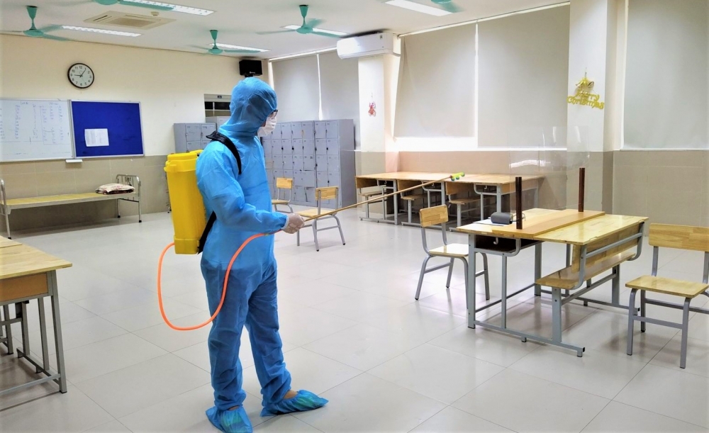 Phun khử khuẩn phòng thi, ảnh minh họa