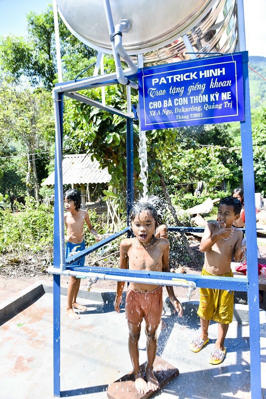 Quảng Trị: Bộ đội Biên phòng trao tặng công trình nước sạch cho người dân biên giới