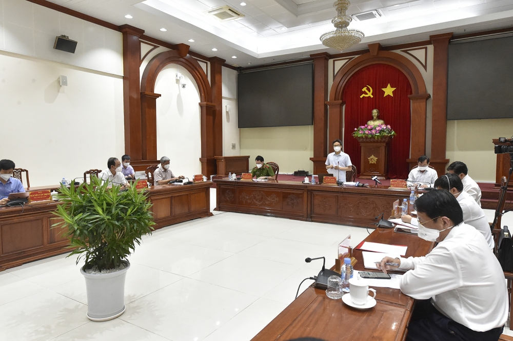 Phó Thủ tướng “đặt hàng” Tiền Giang tổ chức các DN, thương lái đóng gói rau quả, thực phẩm sẵn trước khi vận chuyển đến Thành phố, để hạn chế tiếp xúc khi mua, bán. Ảnh: VGP/Đình Nam