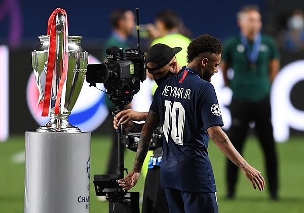 Thua Bayern ở trận chung kết C1, Neymar ôm mặt khóc nấc