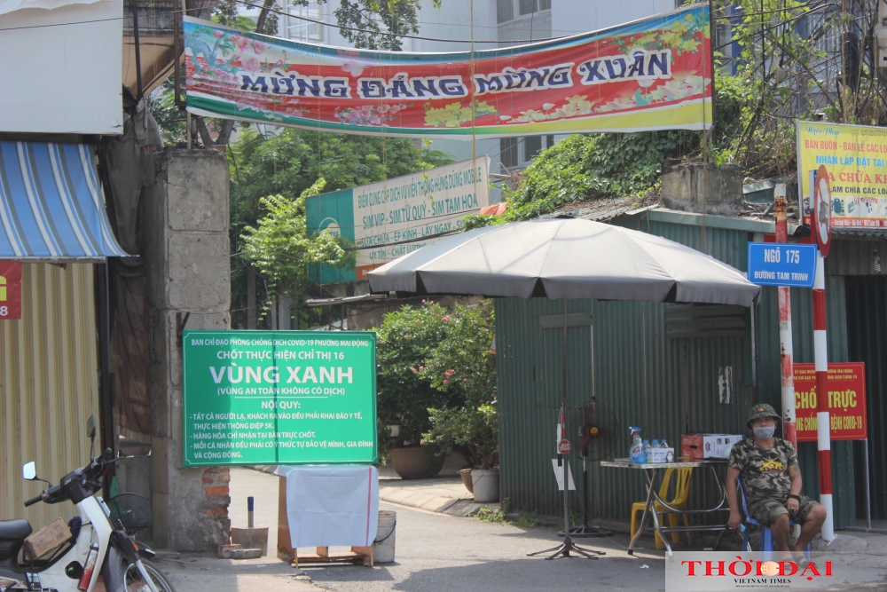 Cận cảnh chốt 'vùng xanh' ngăn dịch ở quận Hoàng Mai - Hà Nội
