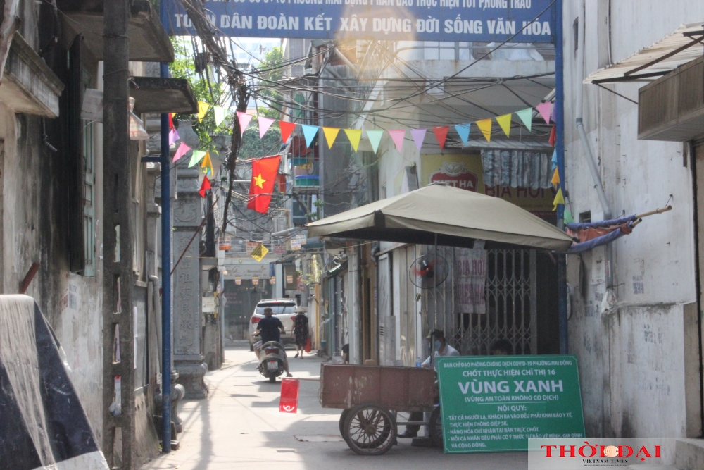 Cận cảnh chốt 'vùng xanh' ngăn dịch ở quận Hoàng Mai - Hà Nội