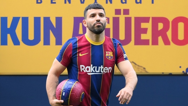 Bị Barca 'phản bội', Aguero muốn theo chân Messi