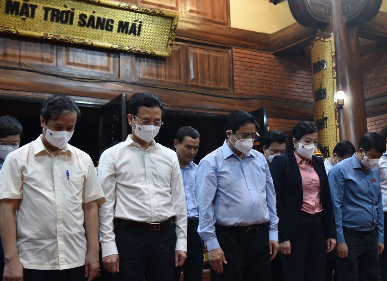 Tạo mọi điều kiện cho con em đồng bào các dân tộc có cuộc sống, môi trường học tập và rèn luyện tốt hơn