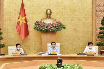 Thủ tướng họp với hơn 9.000 'pháo đài' chống dịch cấp xã, phường