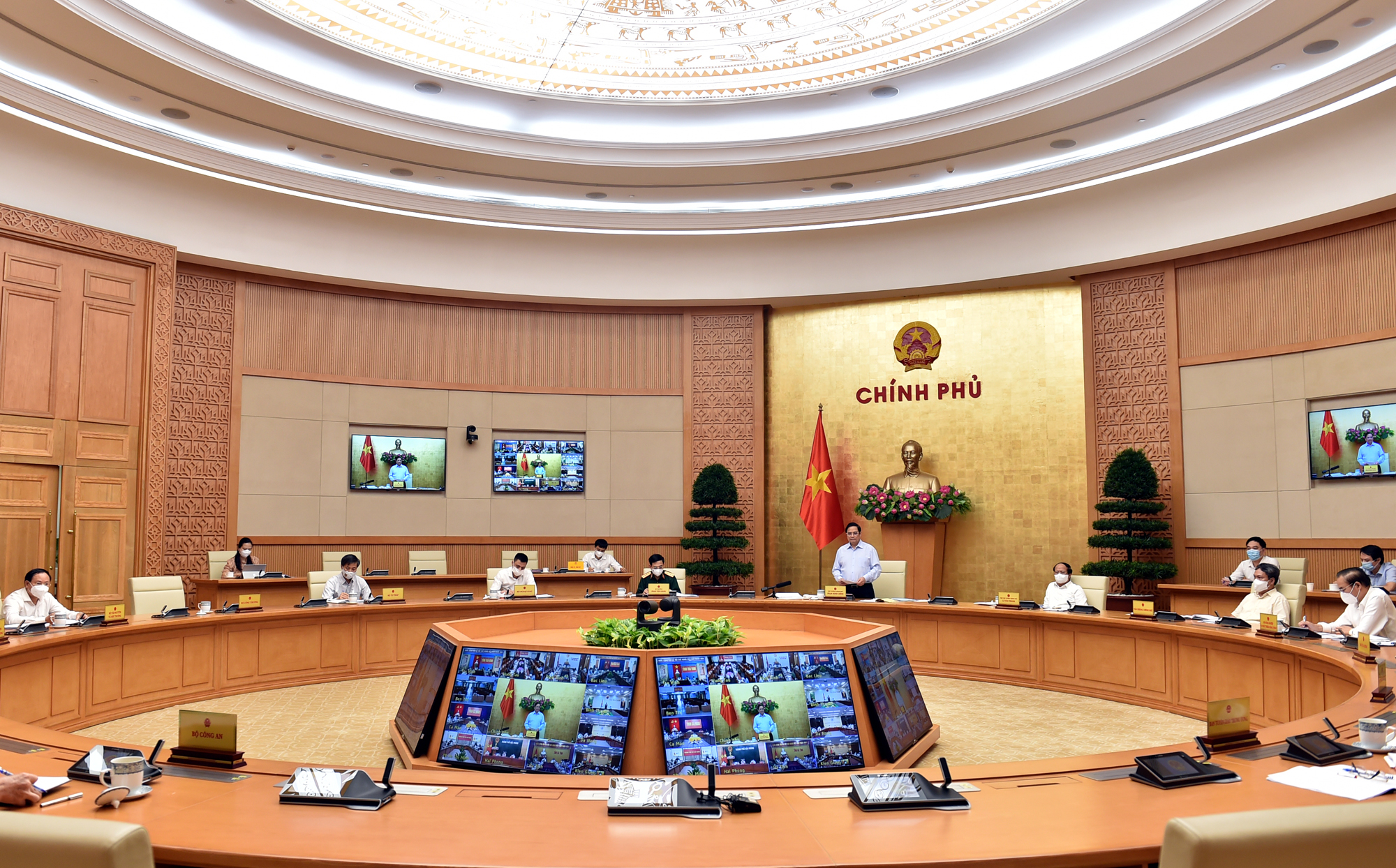 Chậm nhất cuối năm nay, phải chấm dứt tình trạng tàu cá khai thác hải sản bất hợp pháp