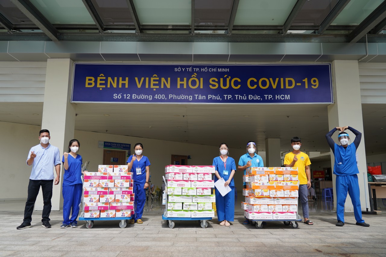 Vinamilk đóng góp hơn 95 tỷ đồng cùng Chính phủ, tuyến đầu, cộng đồng chống dịch COVID-19