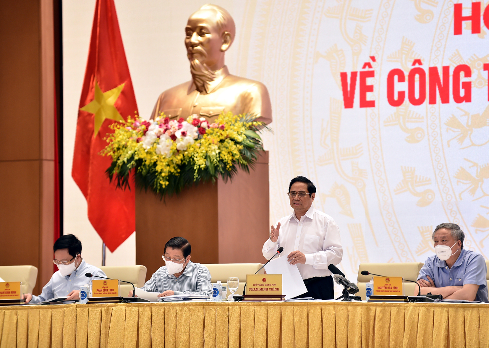 Cần đầu tư cho xây dựng và hoàn thiện thể chế đúng tầm đột phá chiến lược, thực sự là ‘đòn bẩy’ kiến tạo phát triển