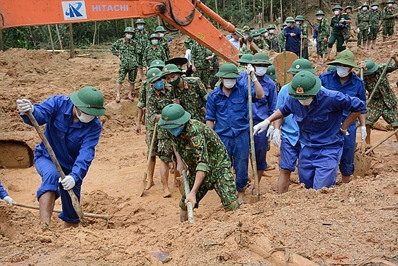 Thăng quân hàm, truy tặng huy hiệu 'Tuổi trẻ dũng cảm' cho 2 cán bộ hy sinh ở Trạm 67