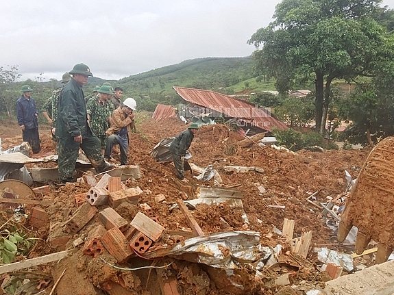 Miền Trung còn tiếp tục có mưa lớn, nhiều địa phương ở trạng thái báo động