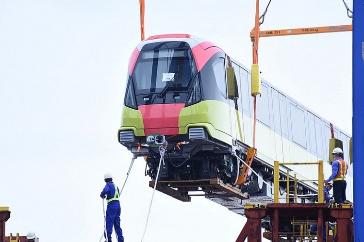 Đoàn tàu metro Nhổn - ga Hà Nội đã về đến cảng Nam Hải Đình Vũ (Hải Phòng)
