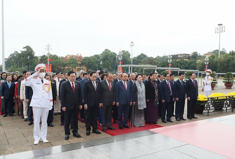 Chung sức, đồng lòng, chung tay hành động quyết liệt, nỗ lực vượt qua thử thách