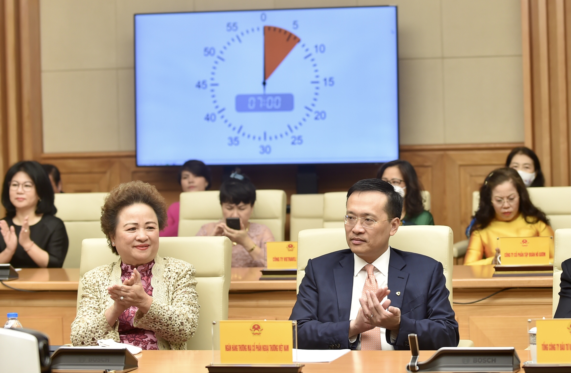 Thủ tướng Phạm Minh Chính gặp mặt doanh nhân nhân Ngày Doanh nhân Việt Nam