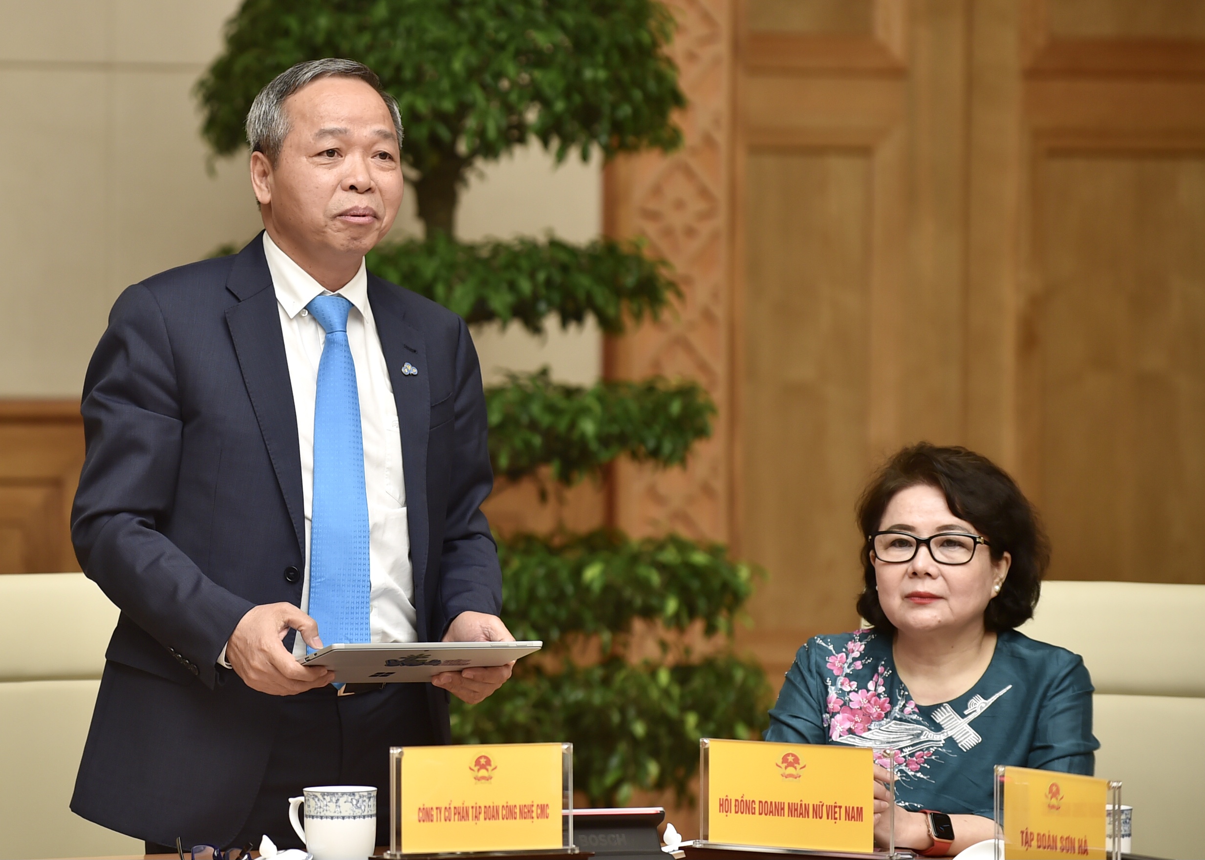 Thủ tướng Phạm Minh Chính gặp mặt doanh nhân nhân Ngày Doanh nhân Việt Nam