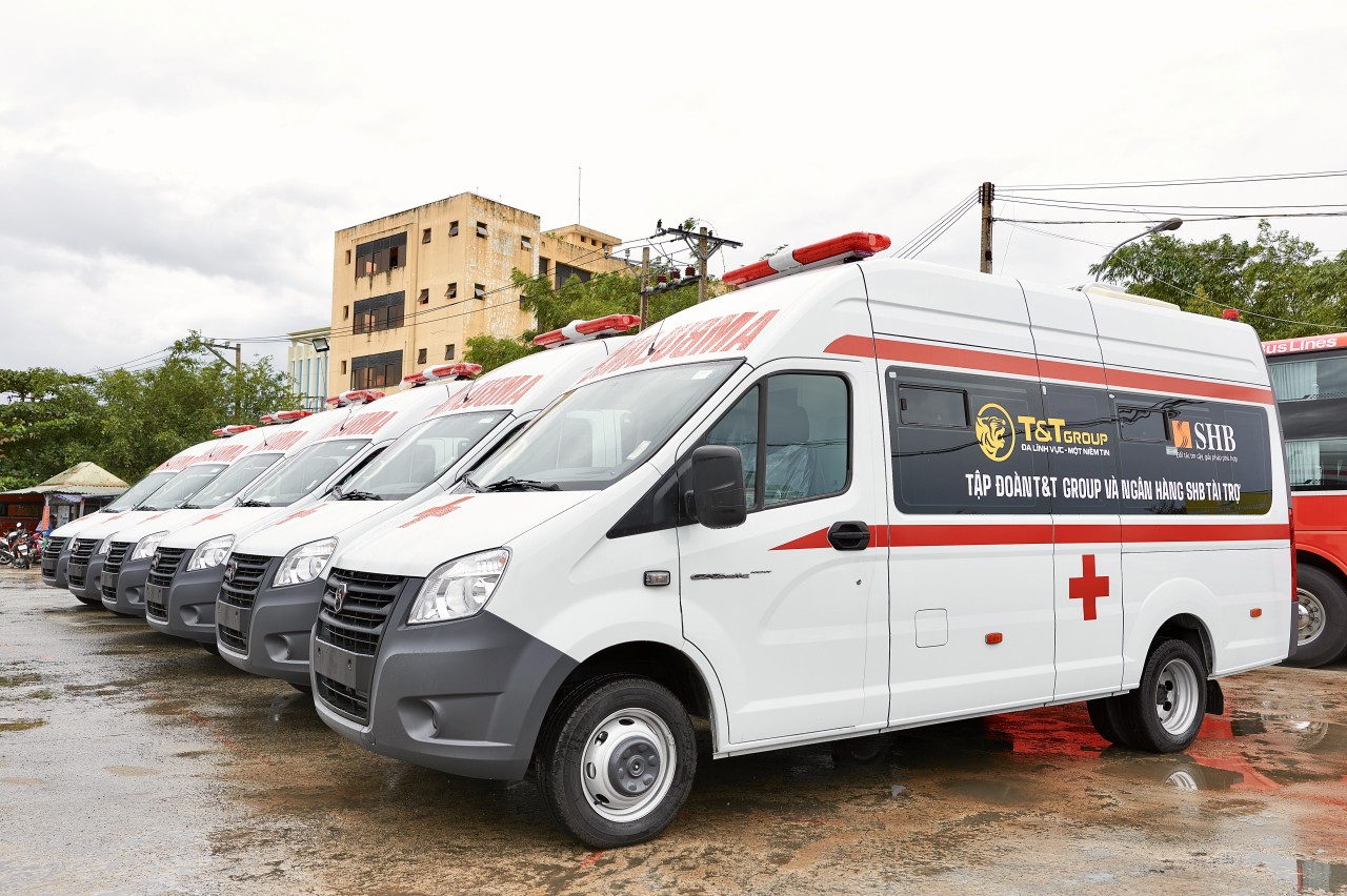 T&T Group và Ngân hàng SHB trao tặng kit xét nghiệm nhanh COVID-19 và xe cứu thương hỗ trợ một số tỉnh, thành